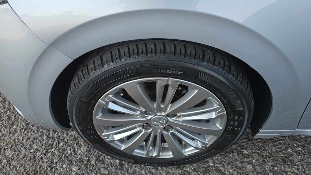 Peugeot 208 1.6 Bluehdi 75 cv 2018 Uniproprietaria