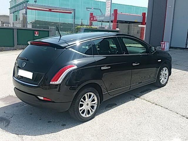 Lancia Delta 1.6 MJT 105CV Silver