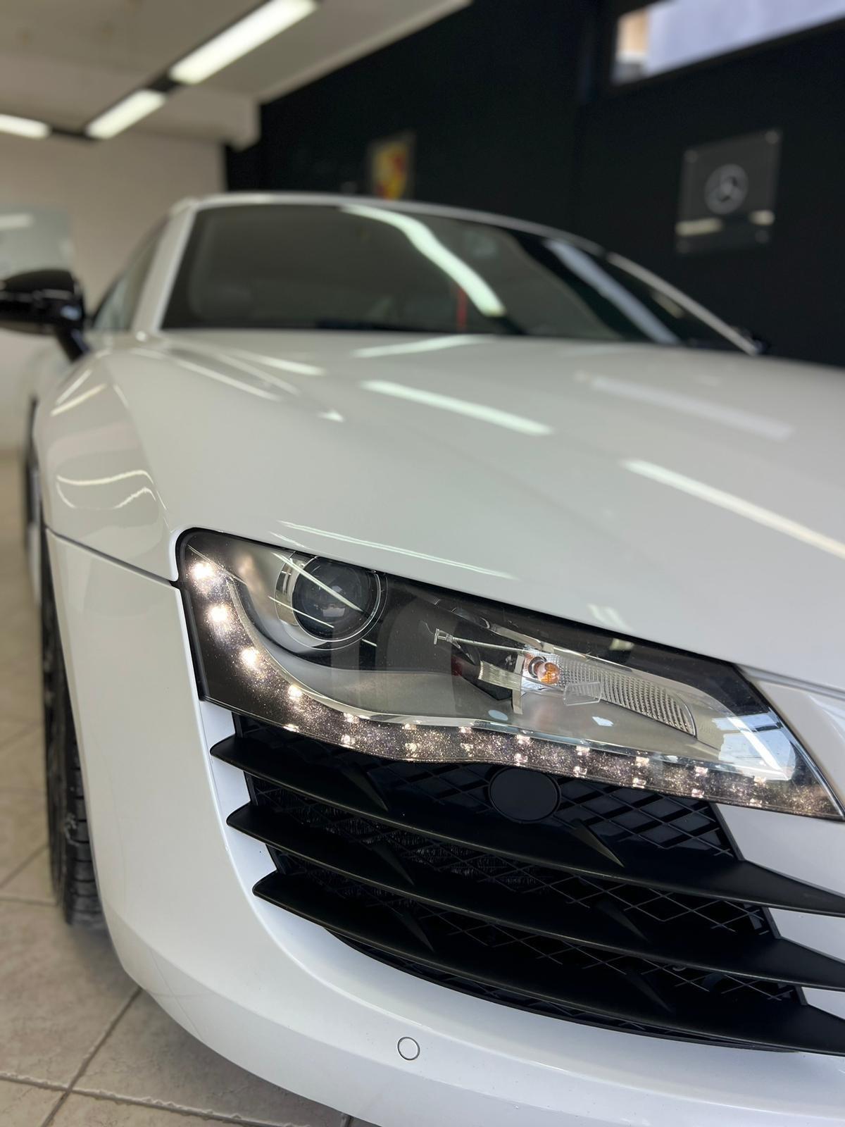 Audi R8 4.2 V8 FSI quattro R tronic