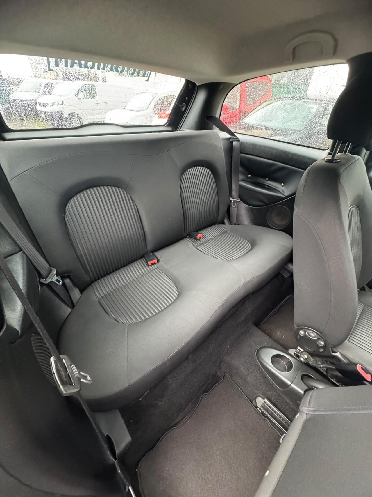 Lancia Ypsilon 1.3 MJT 75 CV Diva