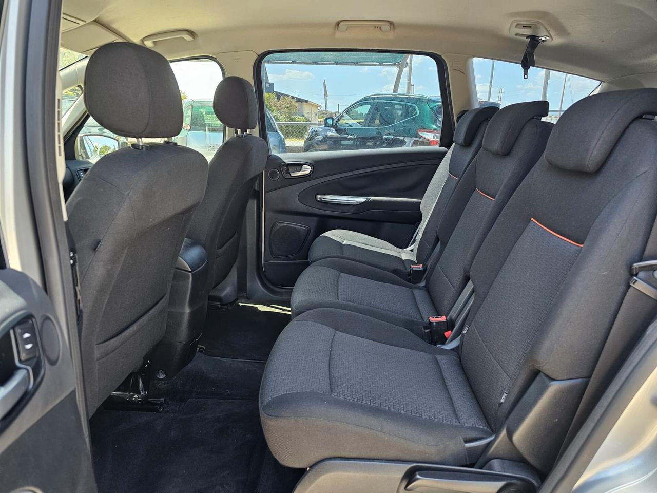 Ford S-Max 2.0 TDCi 140CV Titanium