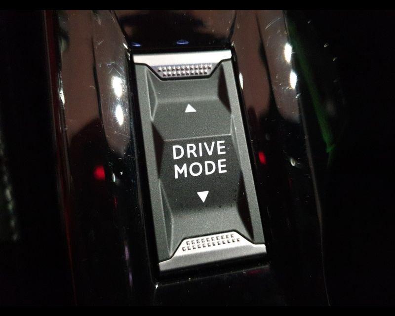 Peugeot 2008 2ª serie PureTech 130 S&S EAT8 GT