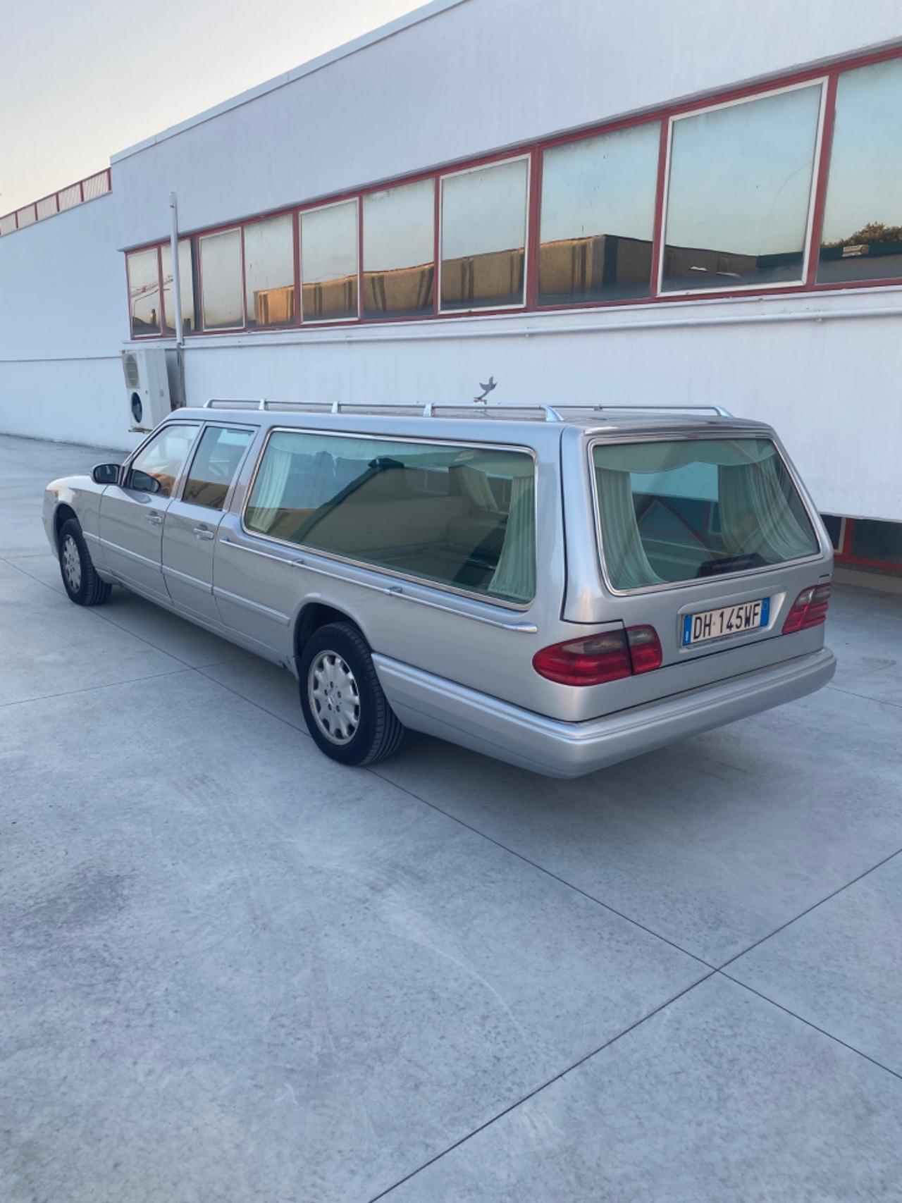 Mercedes allestimento auto funebre carro funebre