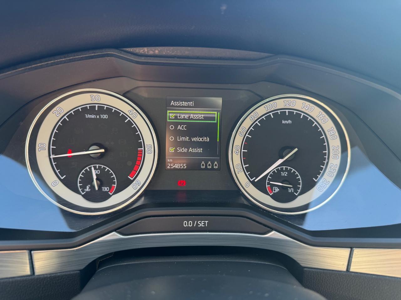 Skoda Superb 1.6 TDI SCR DSG Wagon Style