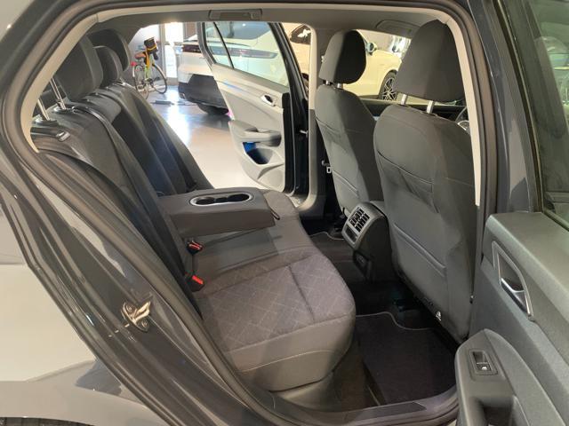 VOLKSWAGEN Golf 1.0 eTSI EVO DSG Life