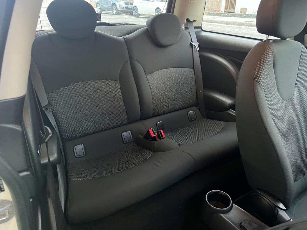 Mini 1.6 16V Cooper D