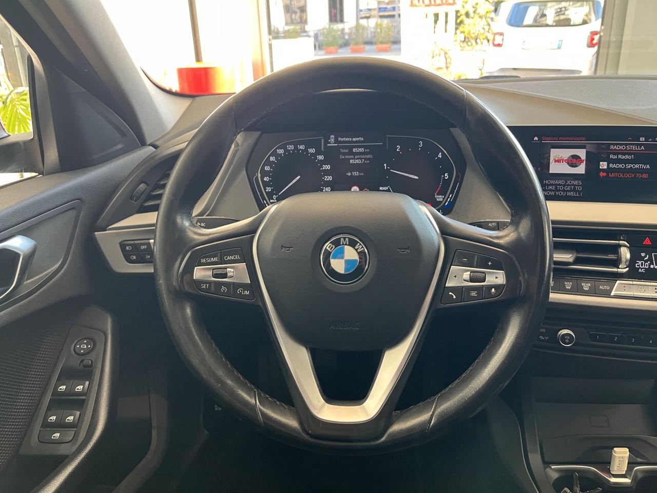 Bmw 116 116d 5p. Business Advantage