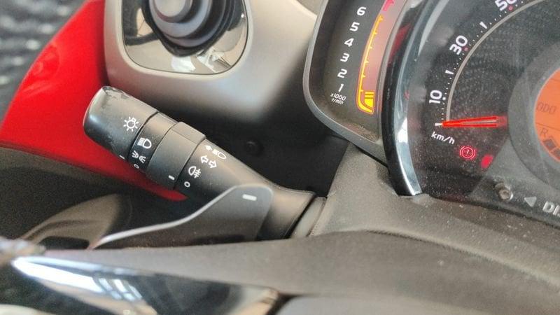 Toyota Aygo 1.0 VVT-i x-play MMT