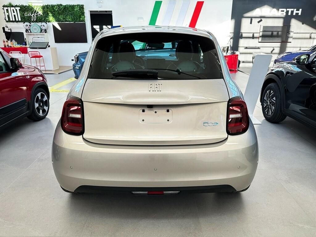 Fiat 500e 42 kWh Giorgio Armani