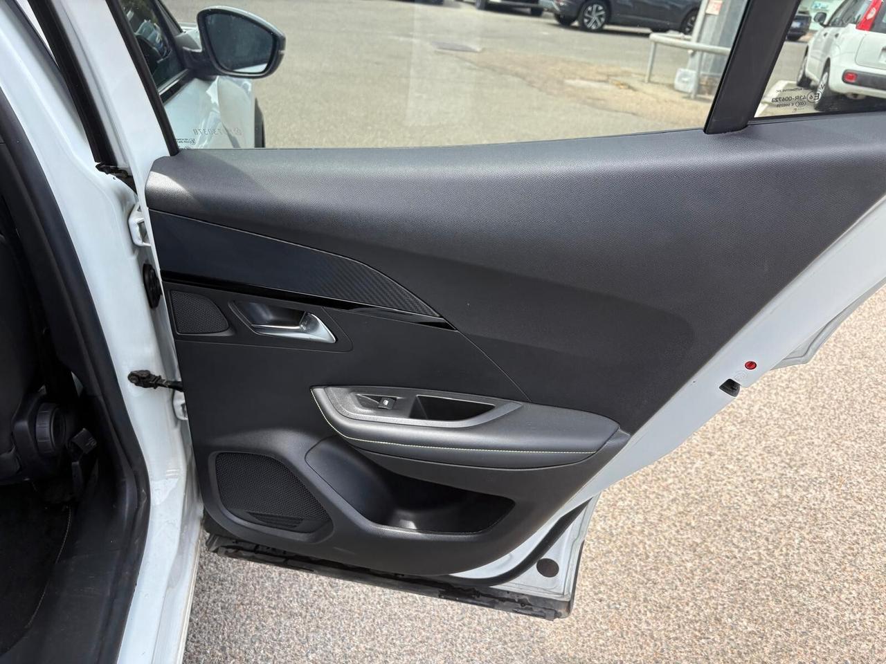 Peugeot 2008 motore elettrico 136 CV GT Pack