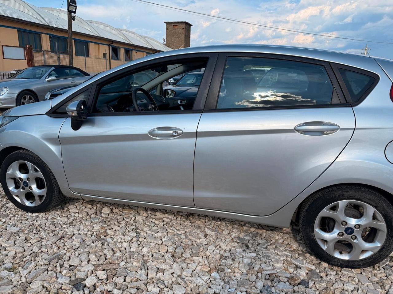 Ford Fiesta Ikon 1.4 5 porte Bz.- GPL