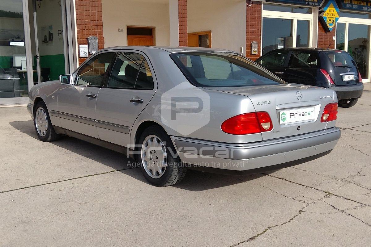 MERCEDES E 200 Kompressor cat Elegance