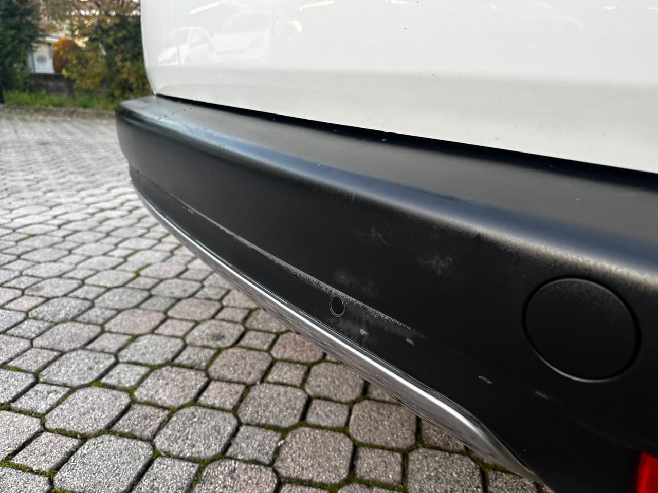 Peugeot 2008 BlueHDi 100 S&S Black Matt