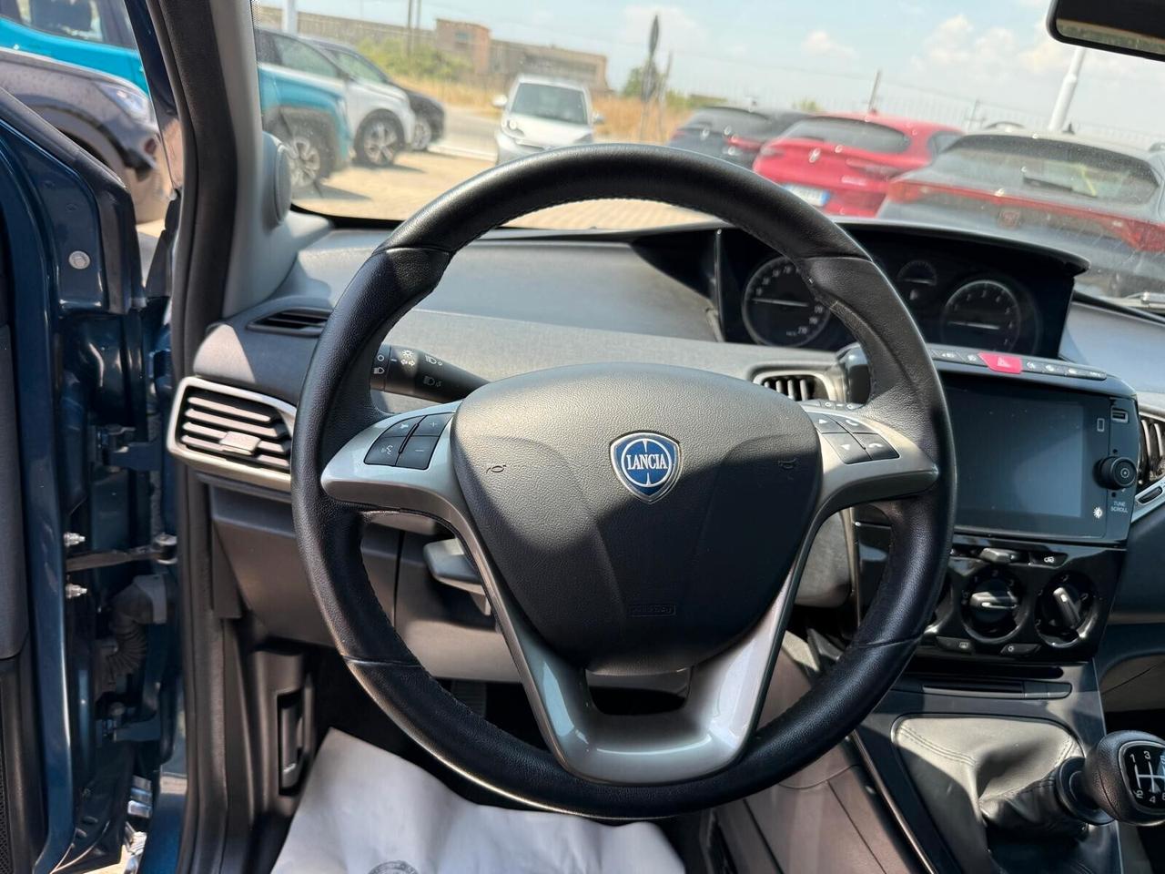 Ypsilon 1.0 5 porte S&S Hybrid Gold Blu Eleganza