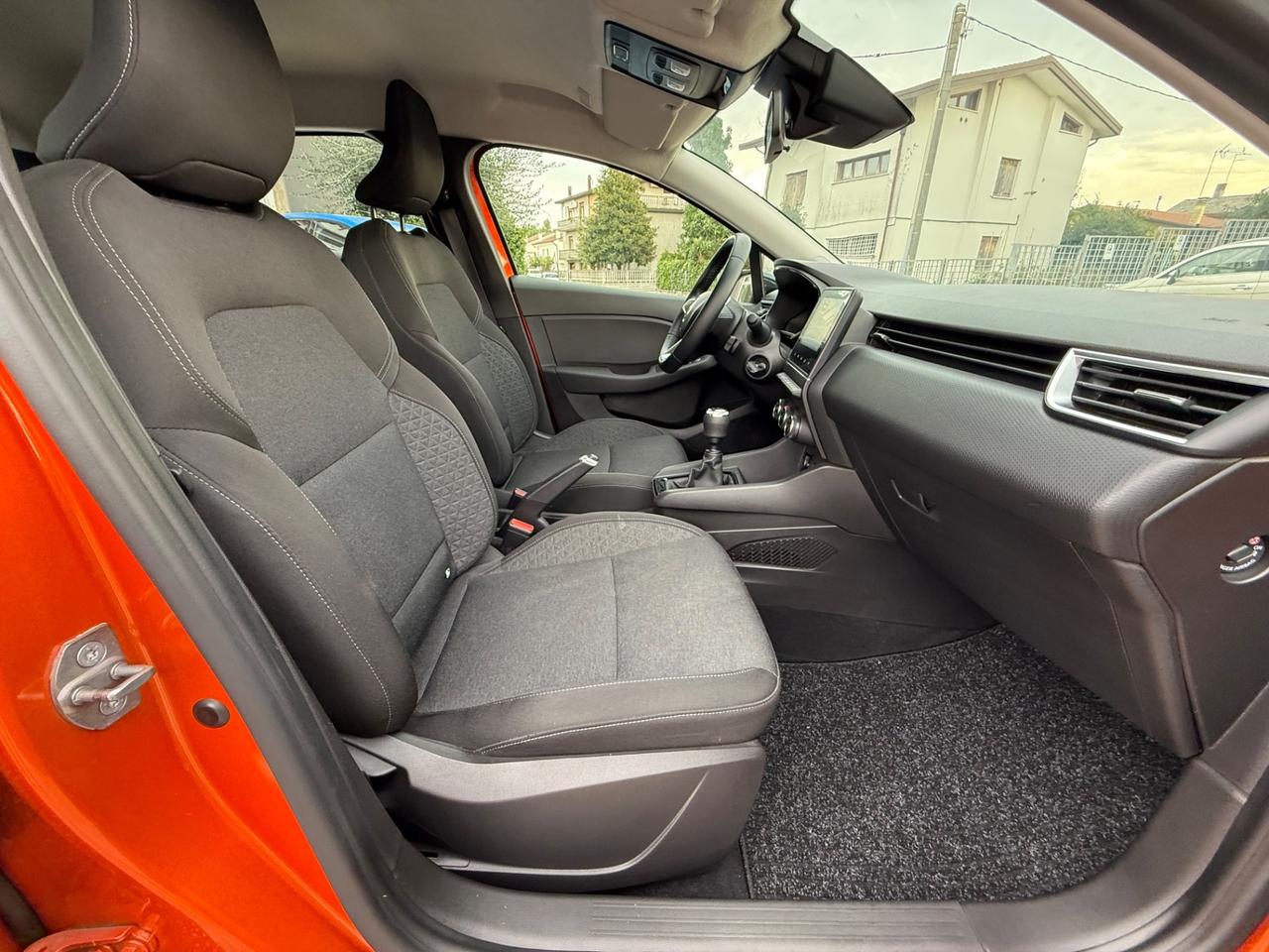 Renault Clio TCe 90 CV 5 porte ok neopatentati