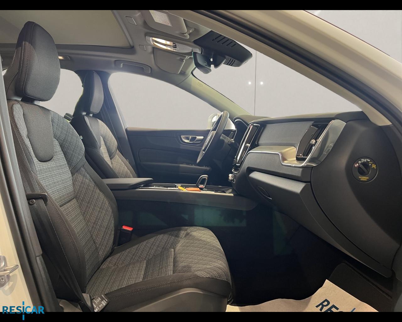 VOLVO XC60 RECHARGE T6 AWD PLUG-IN CORE BRIGHT