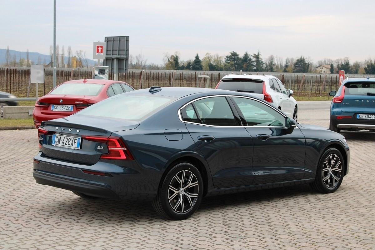 Volvo S60 2000 B3 163CV Mild-Hybrid Core Automatico Km. 0