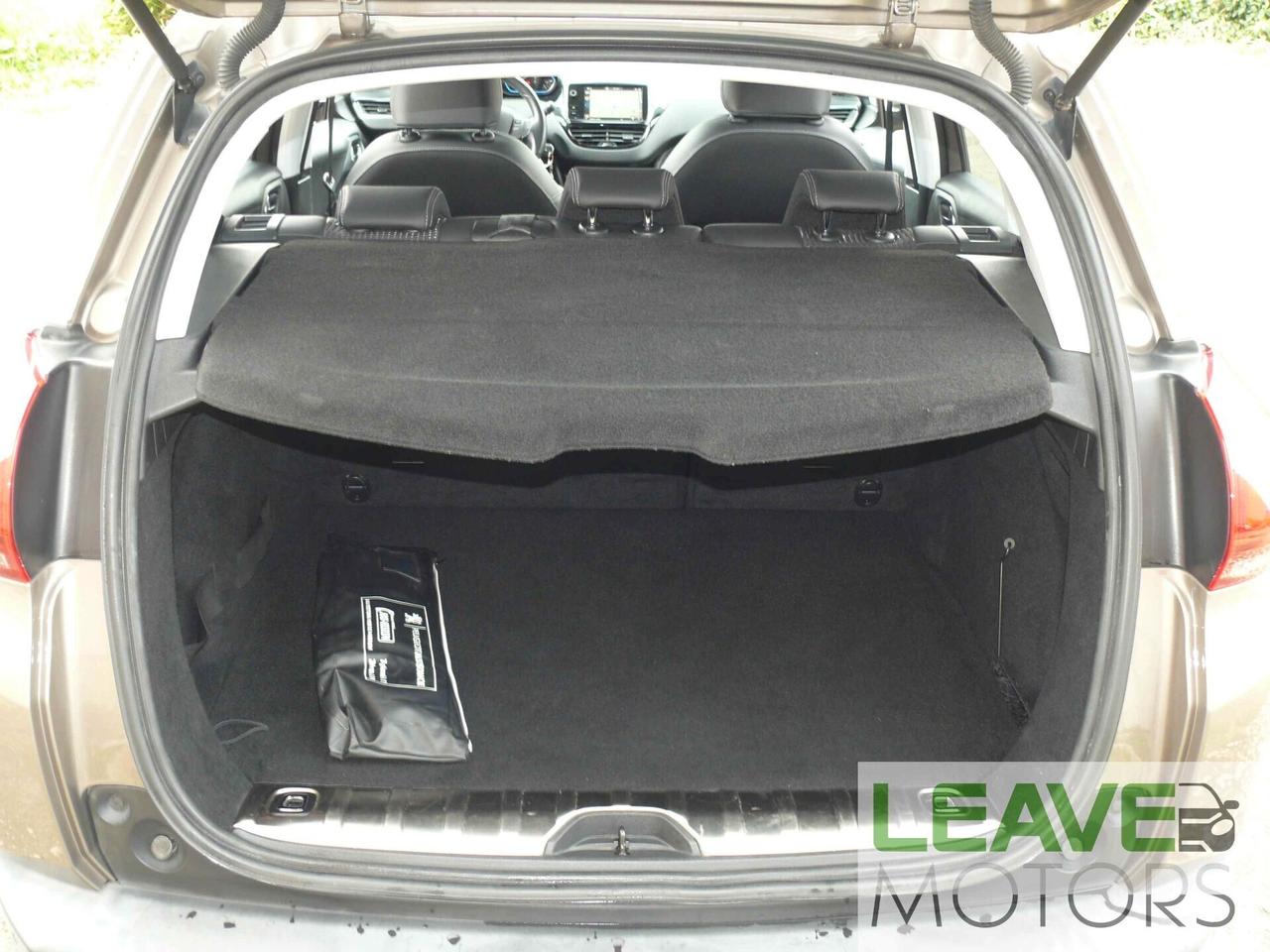 Peugeot 2008 BlueHDi 100 Allure (M1459)