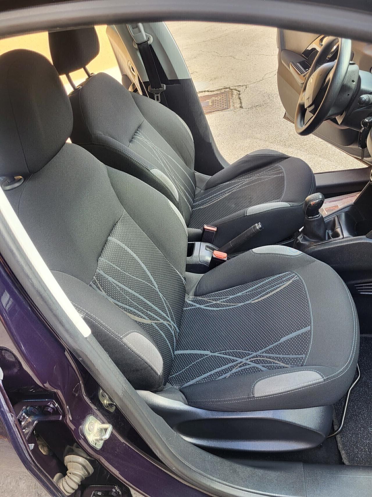 PEUGEOT 208 1,4 HDI-UNICA PROPRIETAR-4 REVISIONI