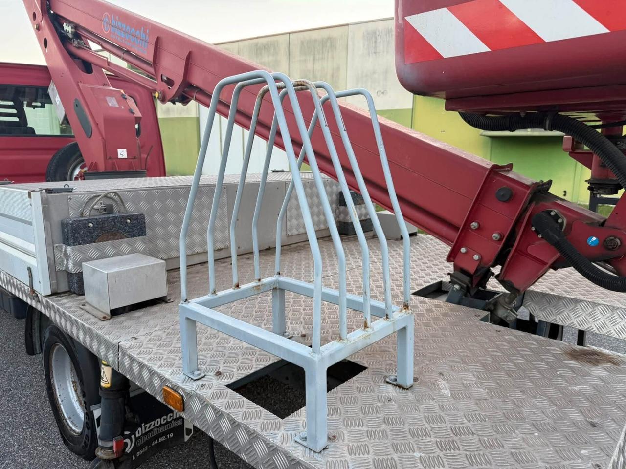 Iveco Daily 35 2.3 CON PIATTAFORMA E CESTELLO