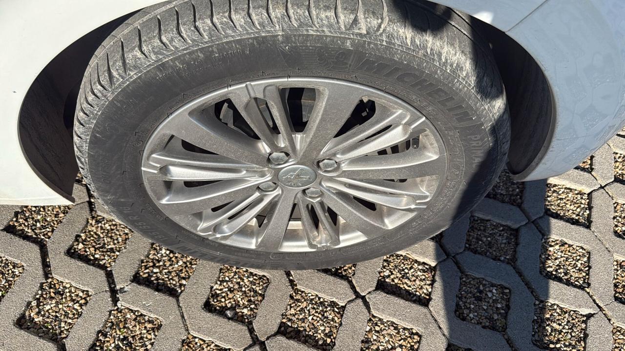 Peugeot 208 PureTech 82 5 porte Allure