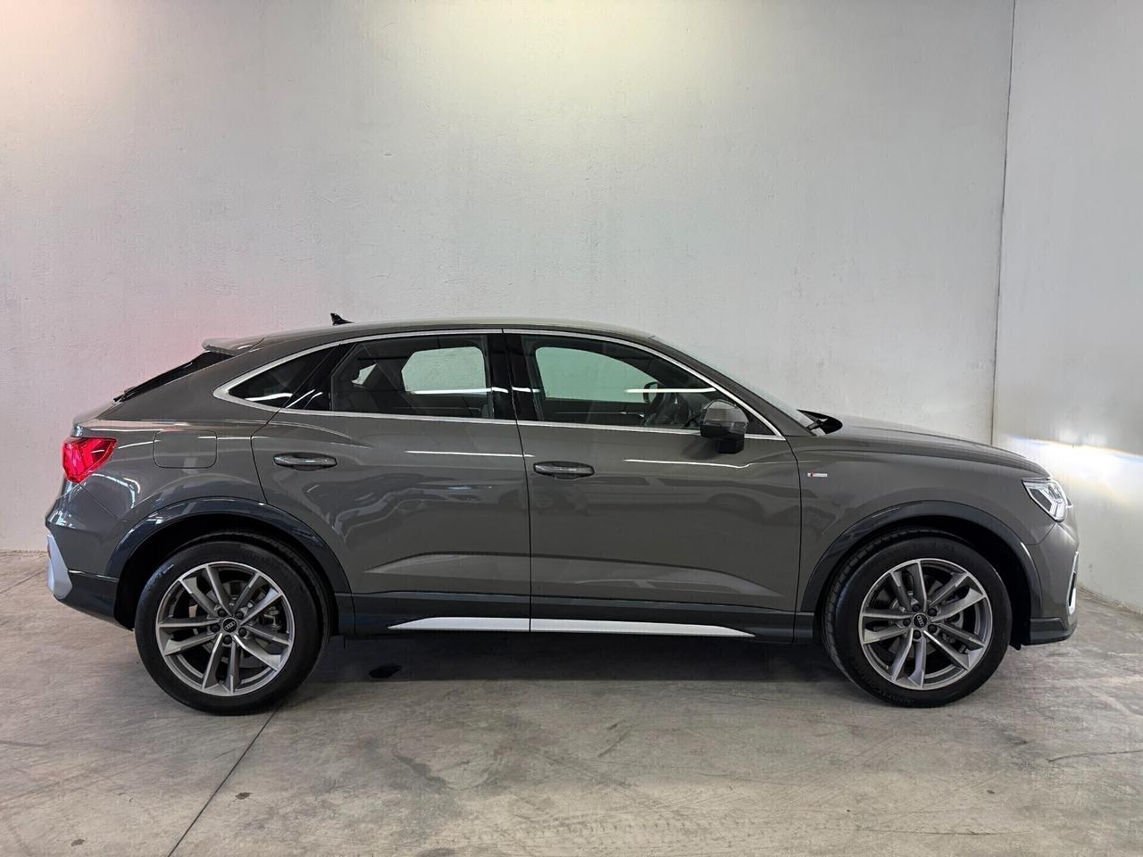 Audi Q3 Sportback 40 2.0 Tfsi Edition S-Line Quattro S-Tronic ** SOLO 2.900 KM ** UFF. ITALIANA IN GARANZIA AUDI ** PREZZO REALE