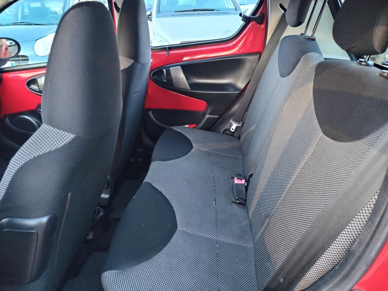 P-R-O-M-O!Toyota Aygo 1.0 5 porte