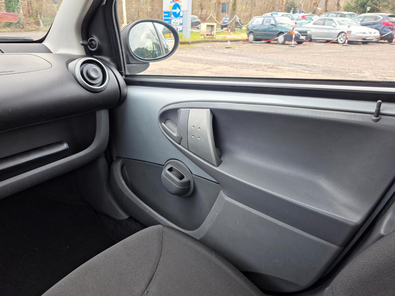 Toyota Aygo 1.0 12V VVT-i 5 porte Now Connect 2010-E5 Manuale NEO