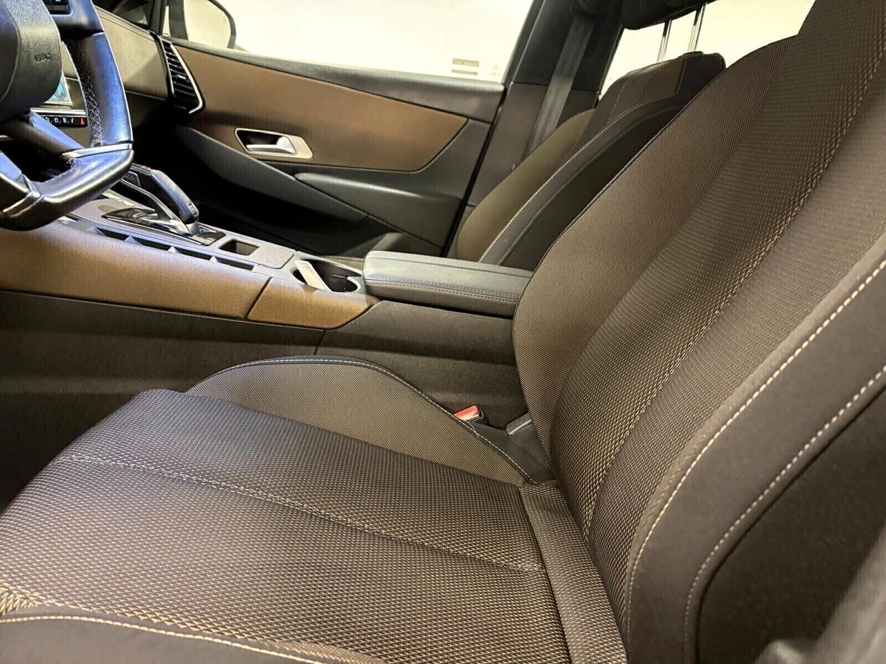Ds DS 7 Crossback GRAND CHIC BlueHDi 180 aut. SPOTICAR