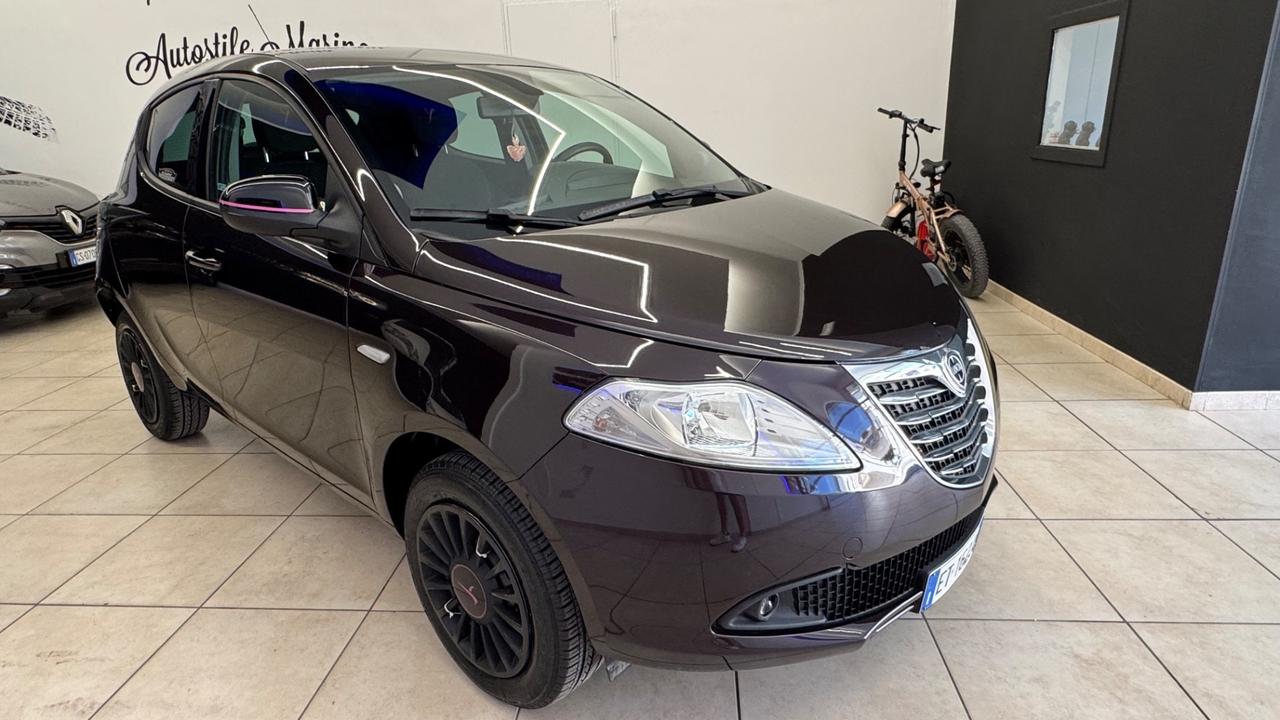 Lancia Ypsilon 0.9 TwinAir 85 CV 5 porte Metano Ecochic Elefantino
