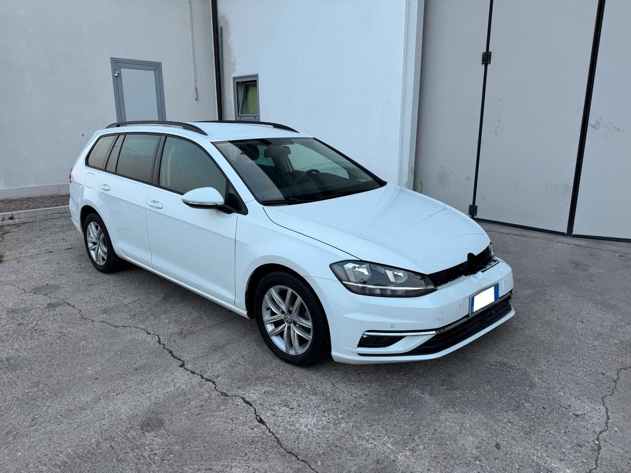 Volkswagen Golf Variant 1.6 tdi 115cv INCIDENTATA