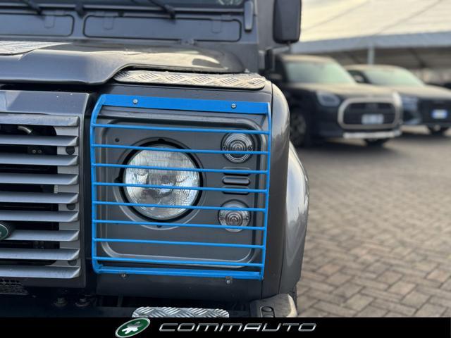 LAND ROVER Defender 110 2.5 Td5 cat S.W. SE