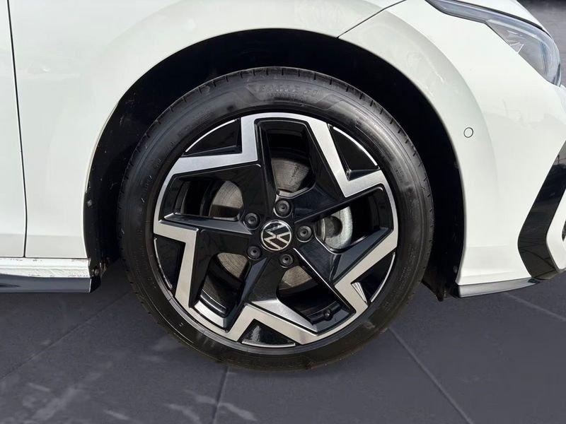 Volkswagen Golf 1.5 eTSI ACT 110kW R-Line DSG NAVI LED