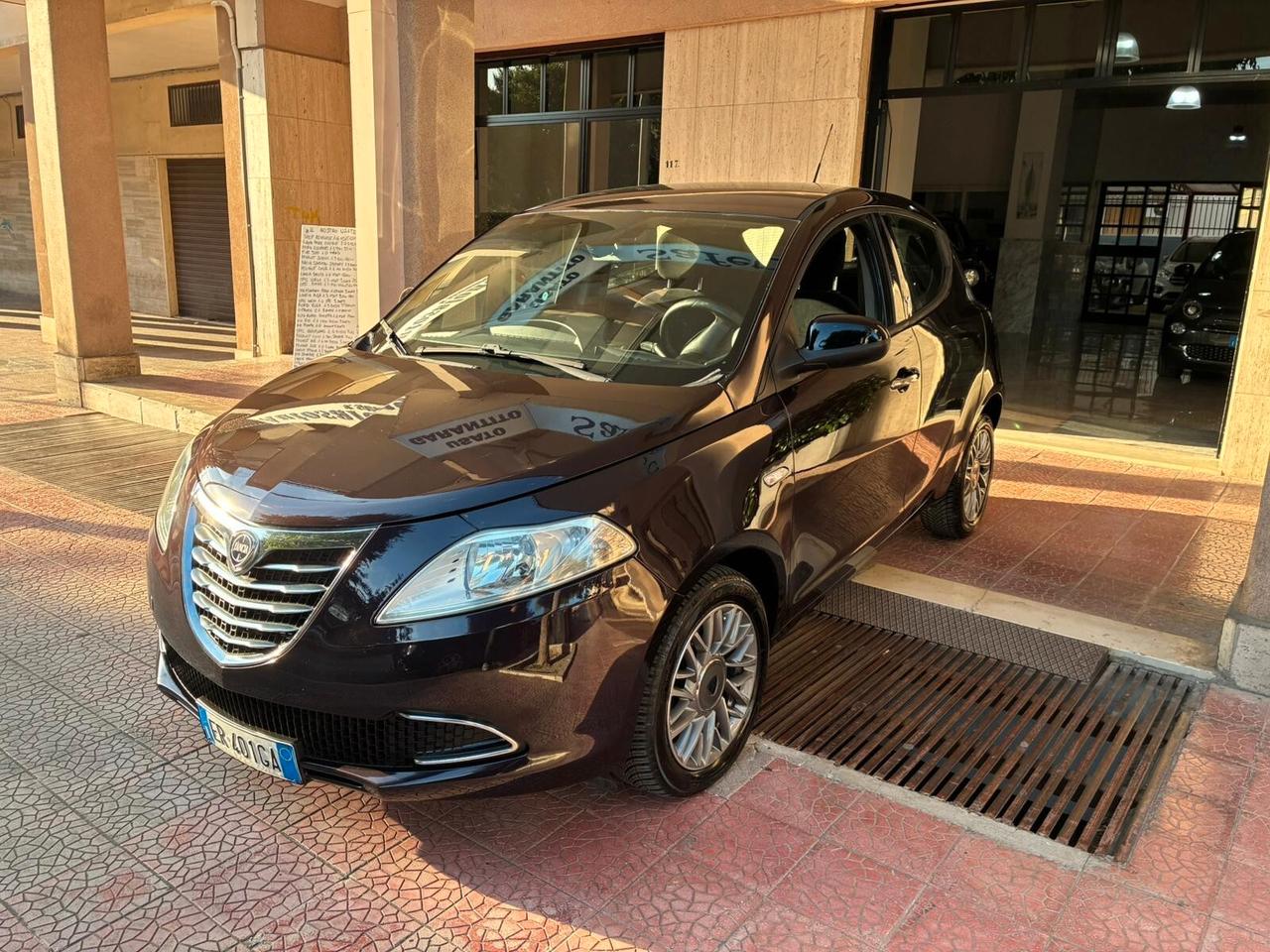 Lancia Ypsilon 1.3MJT 95CV 5p garantita-13