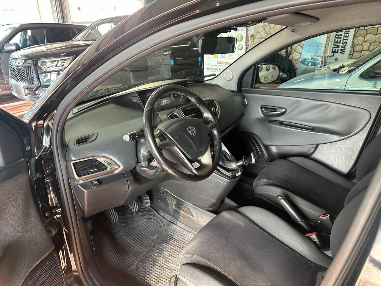 Lancia Ypsilon 1.2 69 CV 5 porte GPL Ecochic Gold