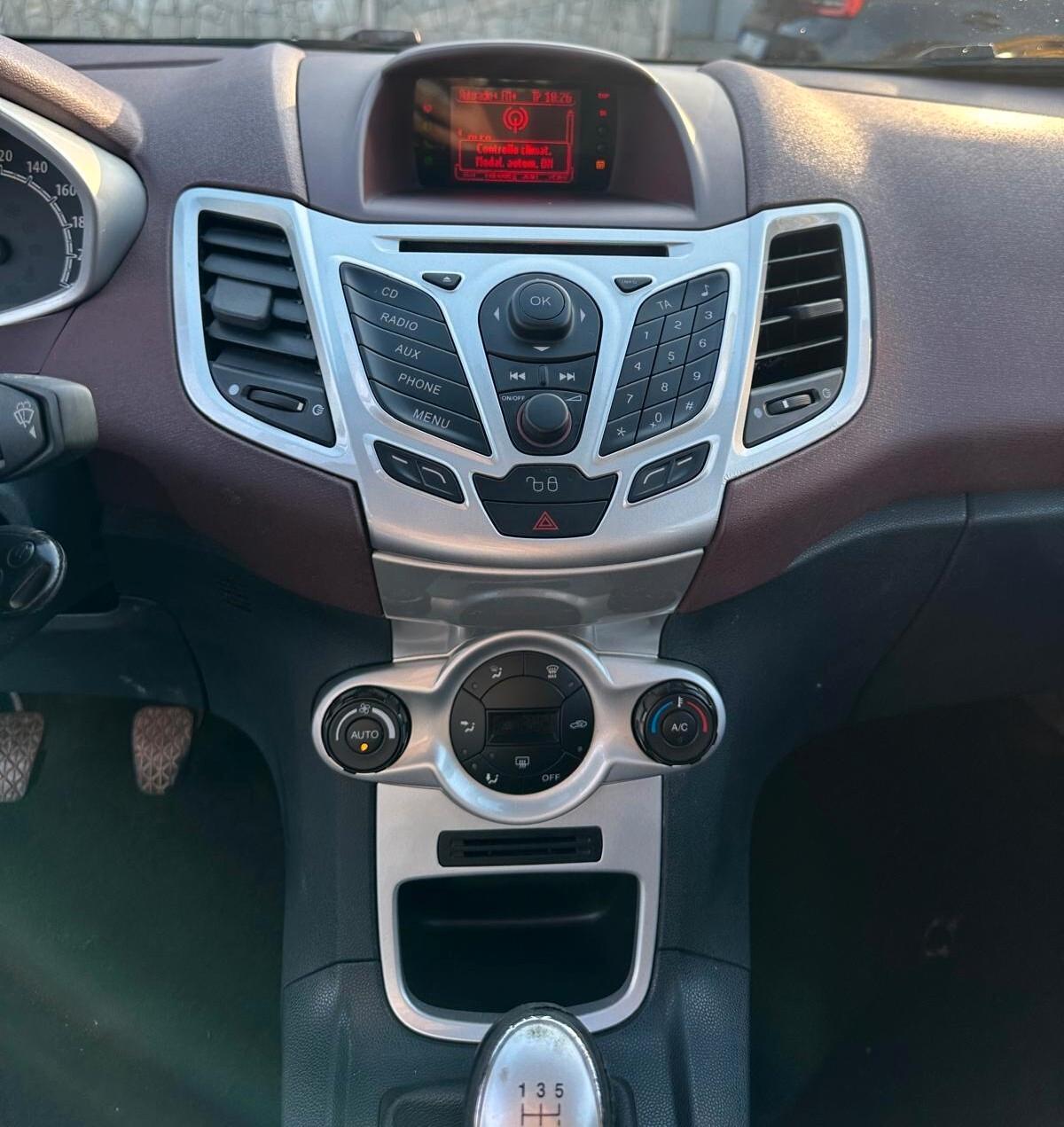 Ford Fiesta 1.4 3 porte Bz.- GPL Titanium-2010