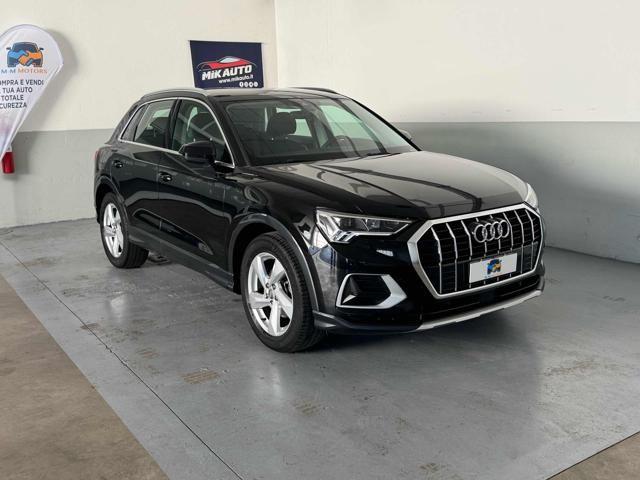 AUDI Q3 35 TFSI Business Advanced