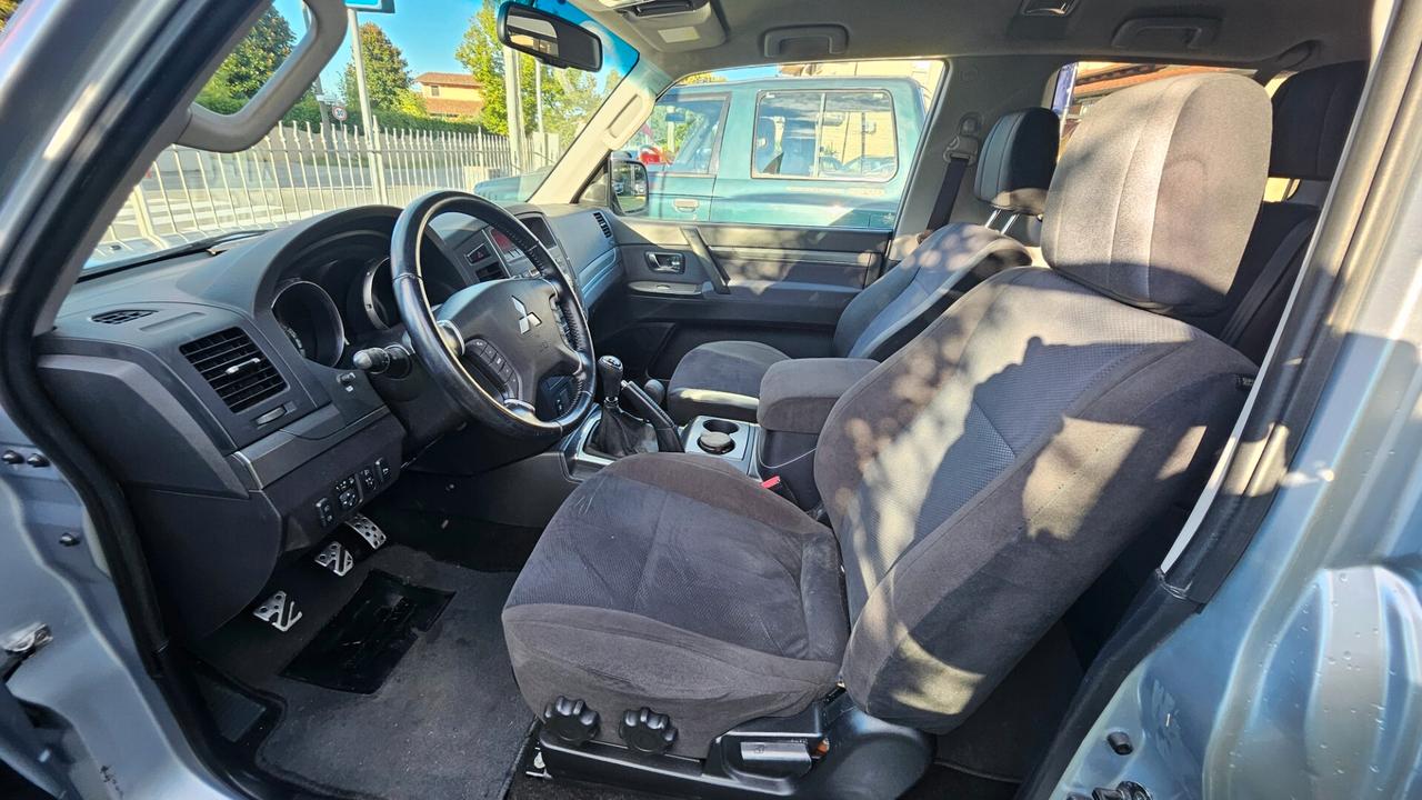 Mitsubishi Pajero 3.2 DI-D 16V 3p. Invite