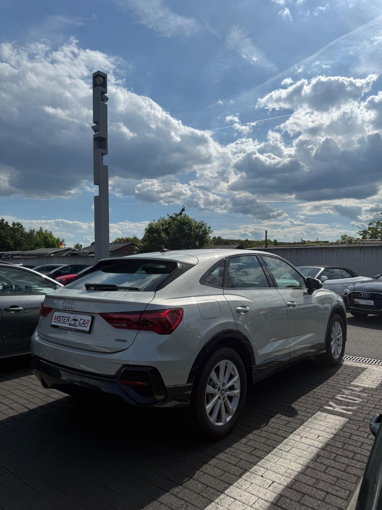 Audi Q3 40 TDI quattro S tronic Business Advanced
