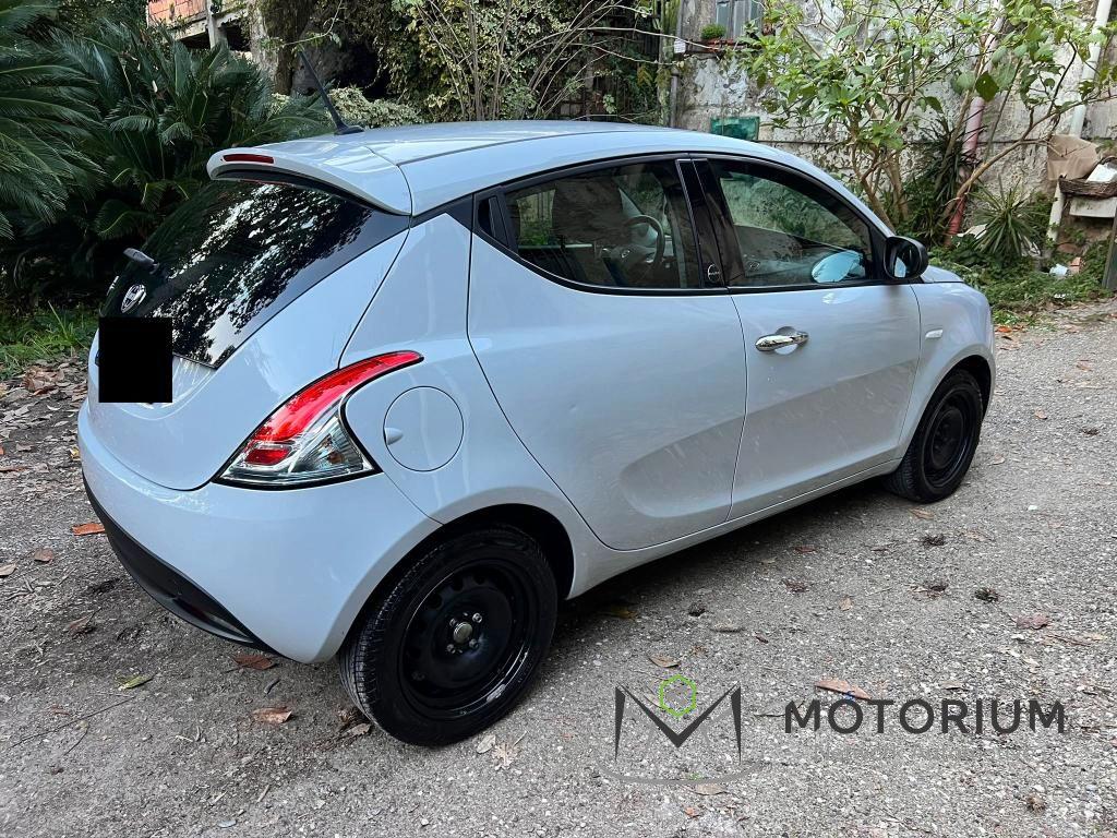 Lancia Ypsilon 5 Porte Ypsilon 1.2 Silver ecochic Gpl 69cv