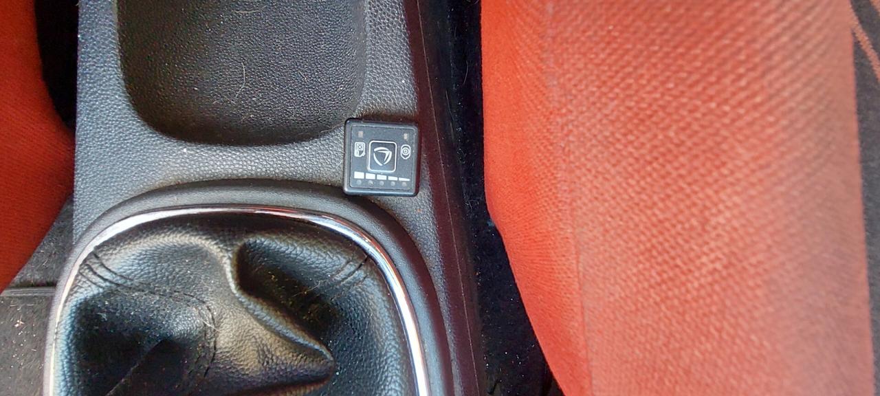 CORSA 1,2 GPL DI SERIE SCADENZA 2029 AUX LEGA MOTORE IMPECCABILE X NEOPATENTATI