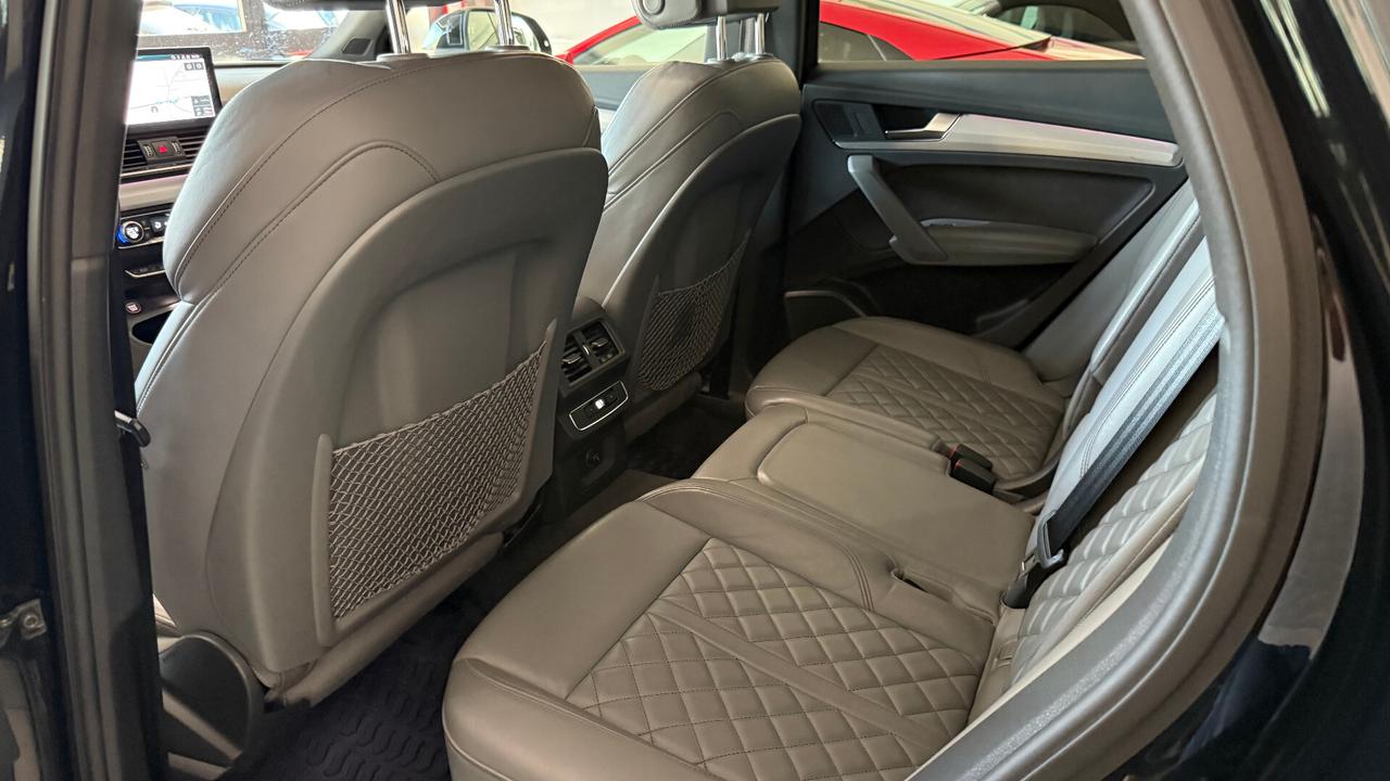 AUDI SQ5 SPORTBACK TETTO IDENTITY BLACK
