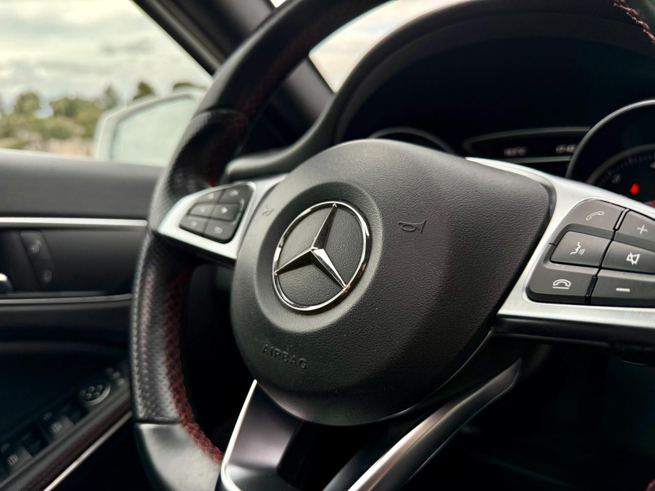 Mercedes GLA200 4MATIC 136/PREMIUM AMG/TETTO/19"