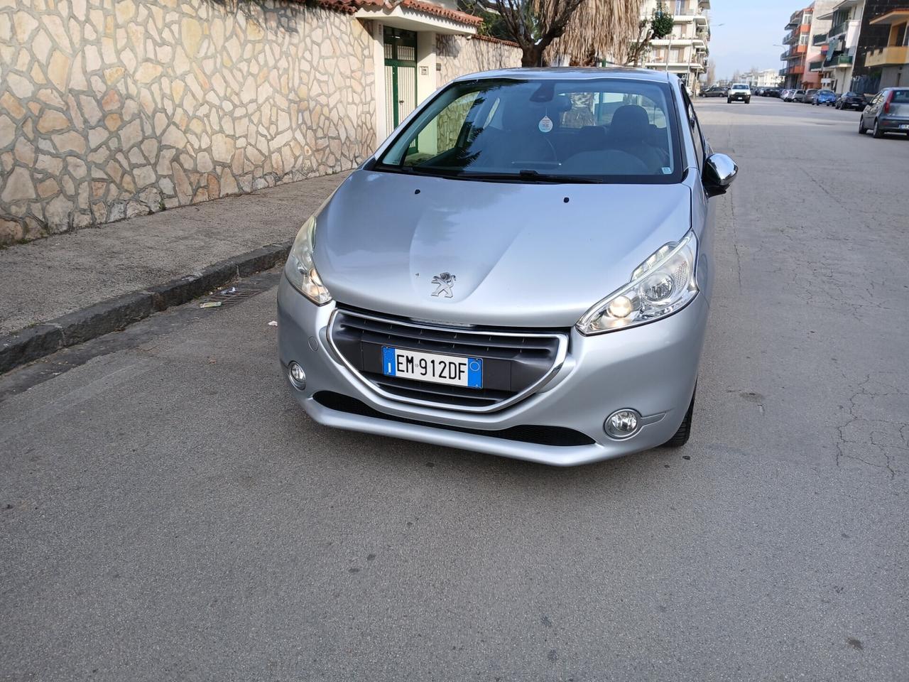 Peugeot 208 1.4 HDi 68 CV 3 porte Allure X Neopate