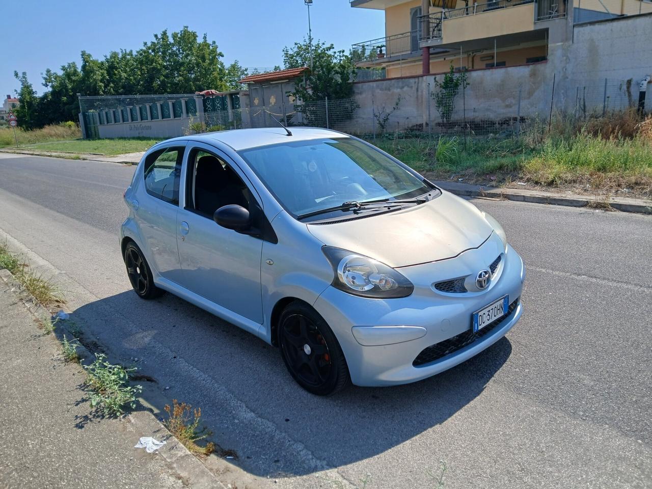 Toyota Aygo 1.0 12V 5 porte Sol 130 Mila km