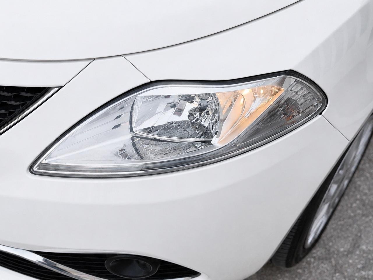 Lancia Ypsilon 1.3 MJT 95 CV 5 porte Gold