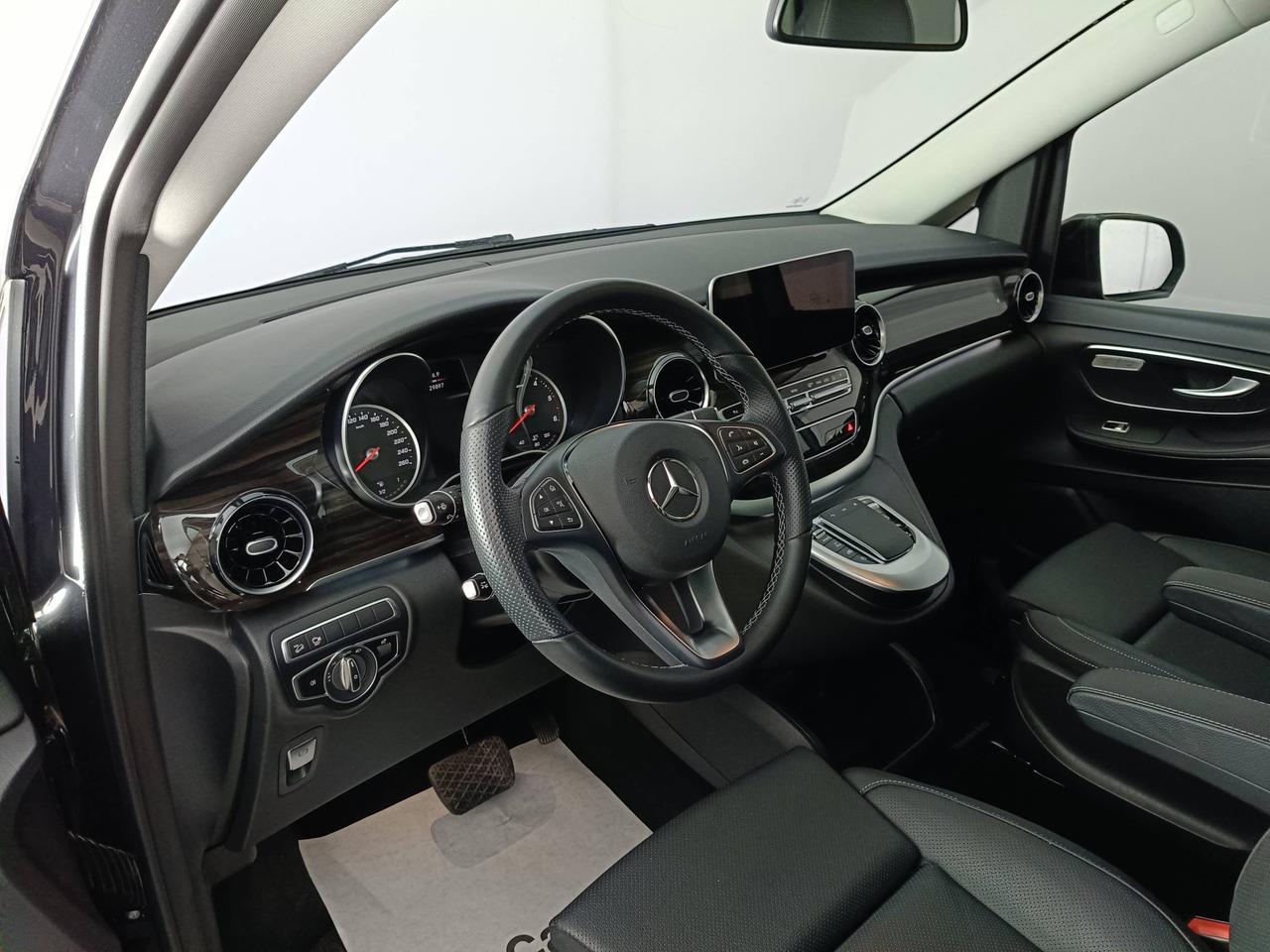 Mercedes-Benz Classe V - W447 2019 Extralong - V Extralong 300 d Premium 4matic auto