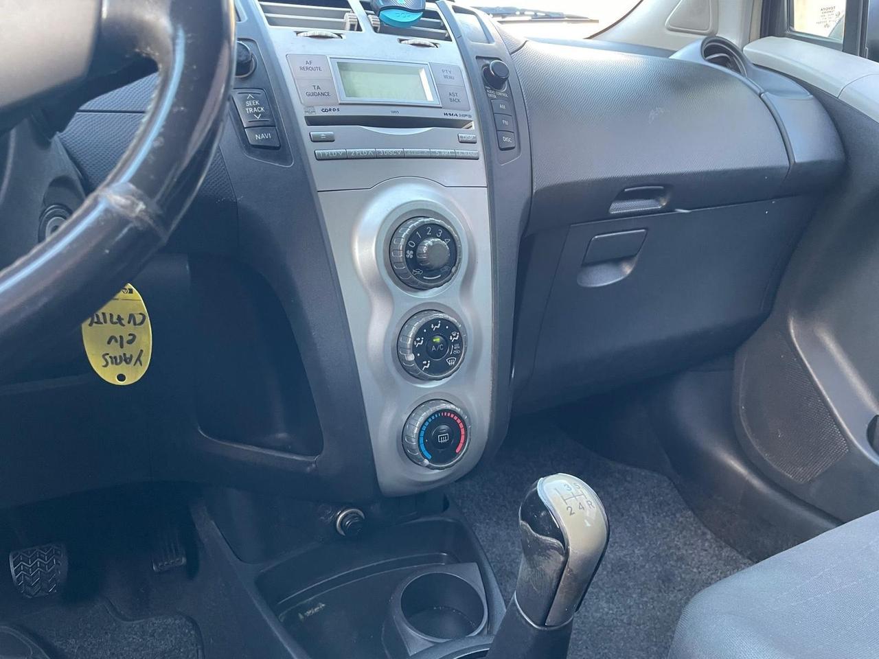 Toyota Yaris Restayling 1.0benz Full soli 150milaKM 5porte