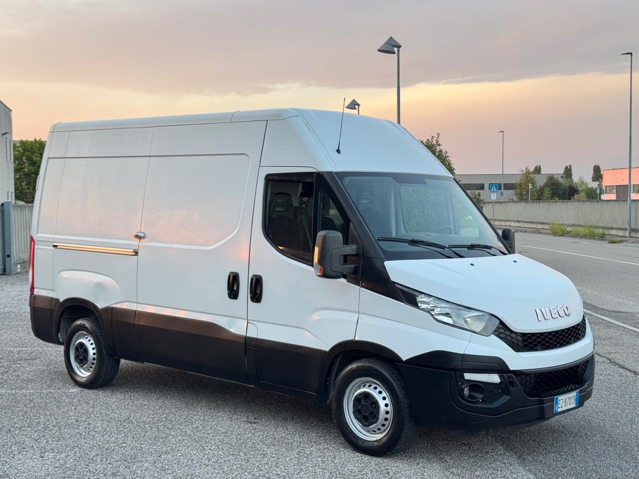 Iveco Daily 35s15 2.3 HPT 146cv L2H2