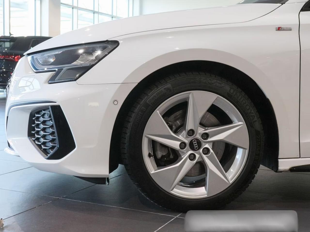 Audi A3 SPB 30 TFSI S line edition